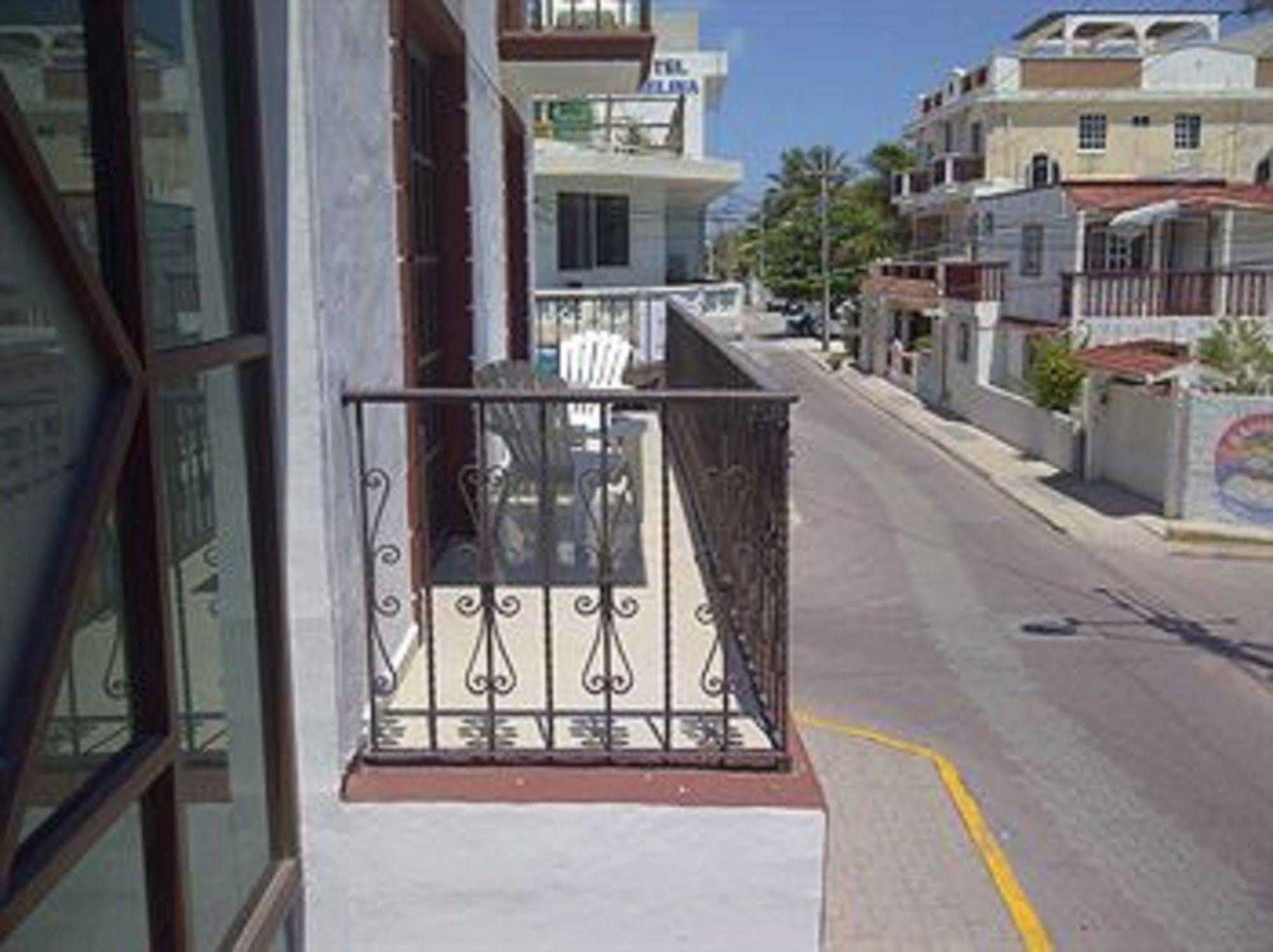 Hotel Isleno Isla Mujeres Exterior photo